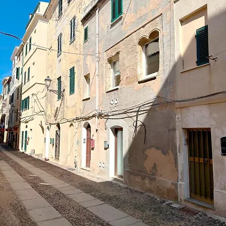 Old Town Apartman *